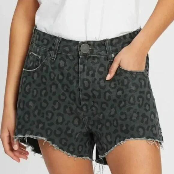 One Teaspoon Free People Green Leopard Night Crawler Trucker Jean Shorts 24P - Picture 1 of 6